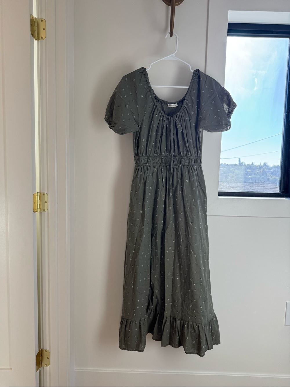 NEUFLORA Green Floral Puff-Sleeve Midi Dress
